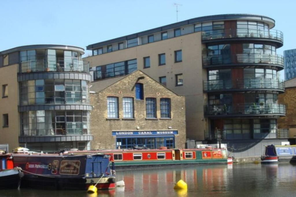 Functional Double With An Ensuite Toilet And Shower Near Tube And Bus Stations Londra Esterno foto