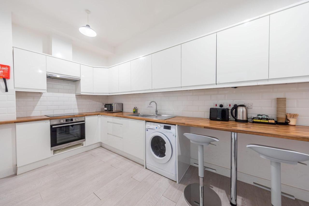 Functional Double With An Ensuite Toilet And Shower Near Tube And Bus Stations Londra Esterno foto